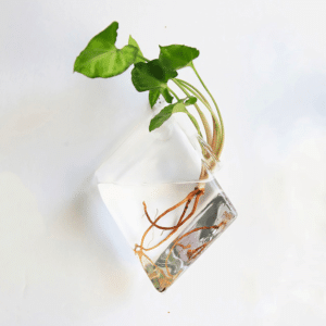 vase mural en forme de losange
